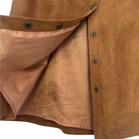 Andree by unit snap front high waist suede skirt with pockets size small NEW - Picture 5 of 7